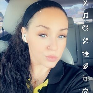 Meet your Posher, Nicole